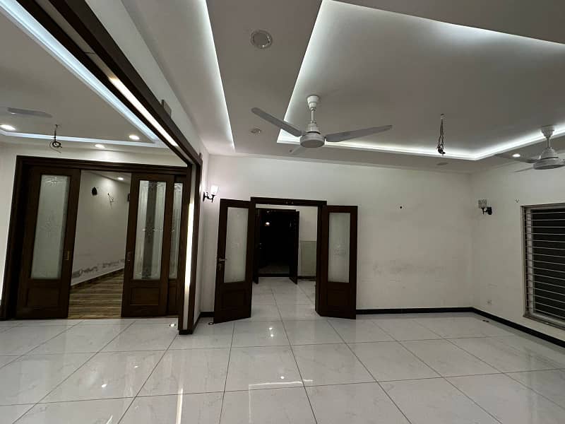 10 Marla House For Sale In Paragon City Lahore 5