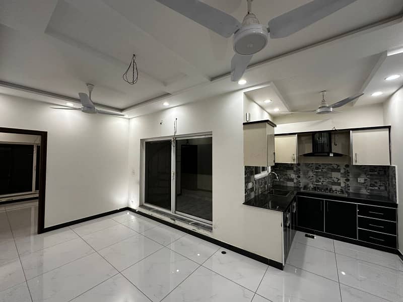 10 Marla House For Sale In Paragon City Lahore 7