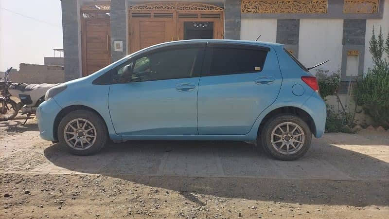 Toyota Vitz 2015 7