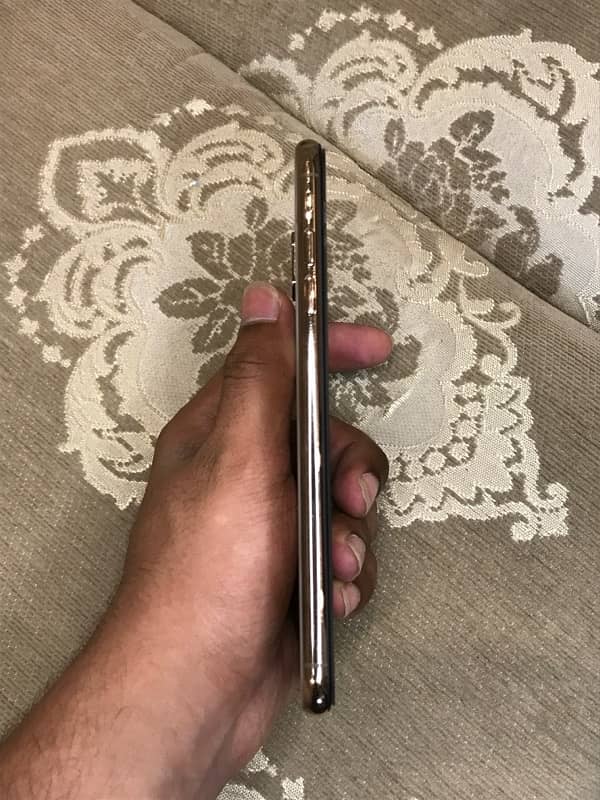 iphone xs max 64gb gold 3