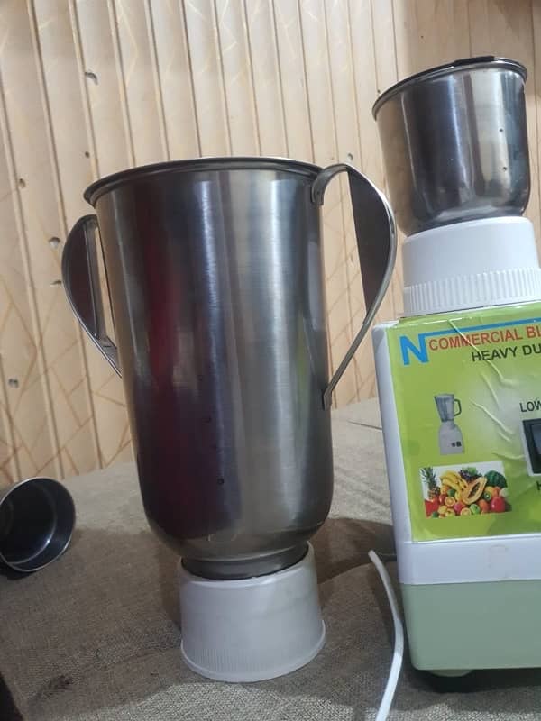 Commercial Juicer blender 1