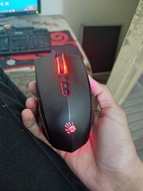 BLOODY A70 GAMING MOUSE 6