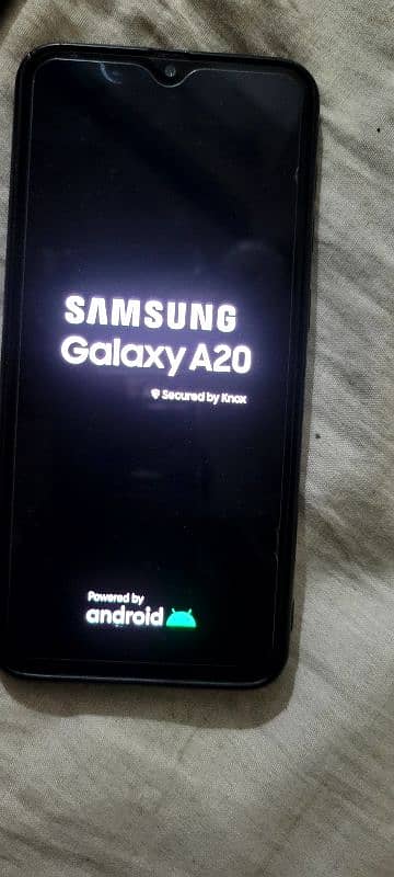 Samsung A20 3 gb 32 gb dul. sim 6