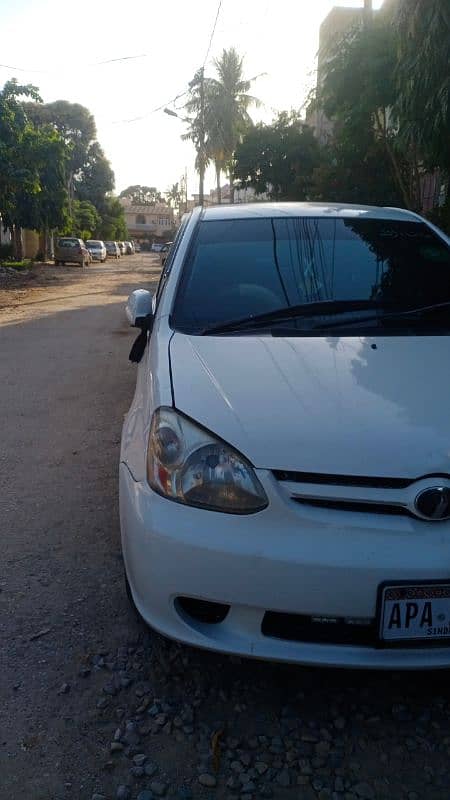 Toyota Platz 2004 1