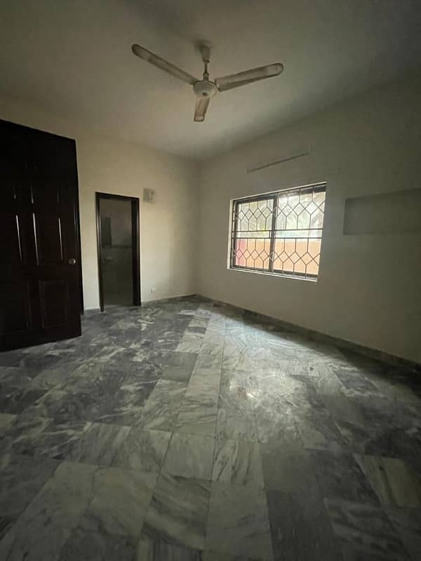 House For Grabs In 14 Marla Lahore 1