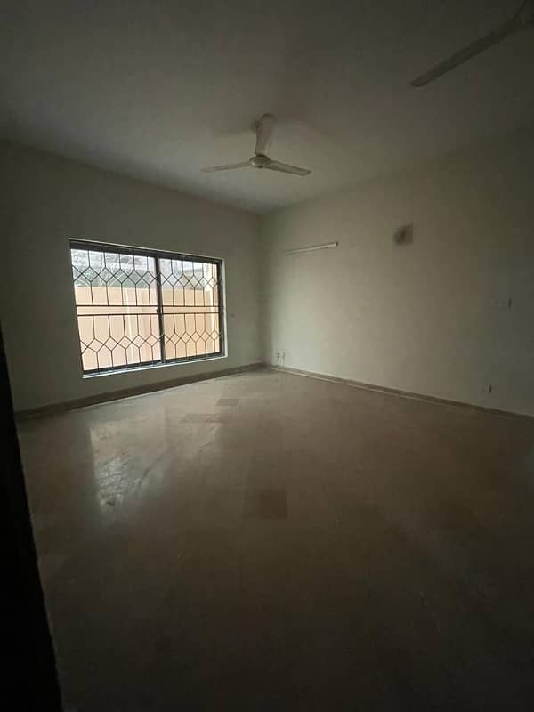 House For Grabs In 14 Marla Lahore 4