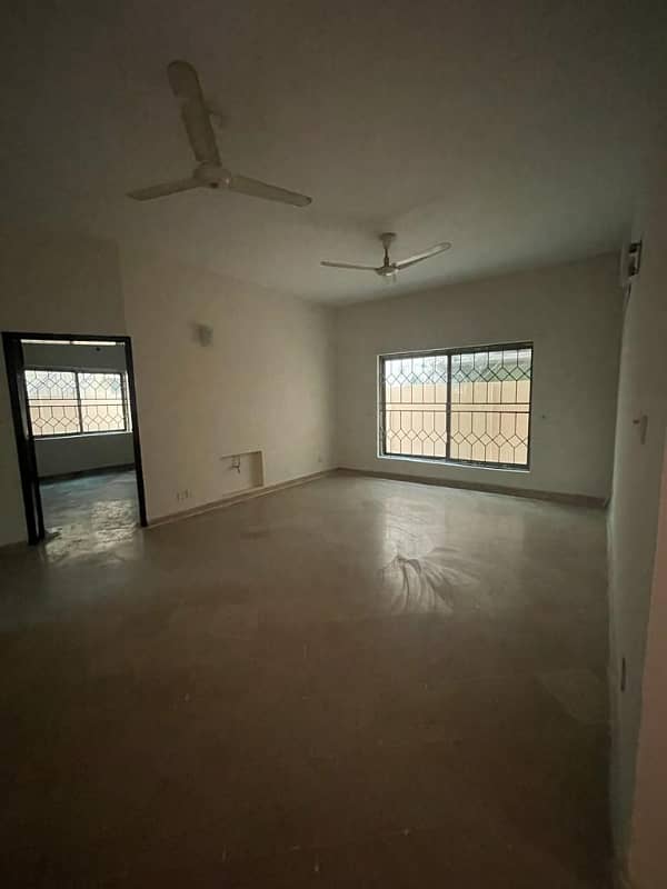 House For Grabs In 14 Marla Lahore 8