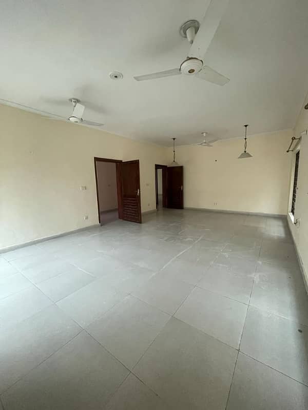 14 Marla House (upper Portion In Gulberg For Rent At Good Location 3