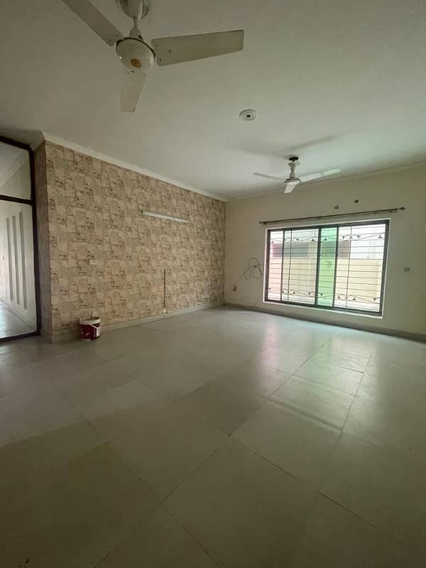 14 Marla House (upper Portion In Gulberg For Rent At Good Location 11