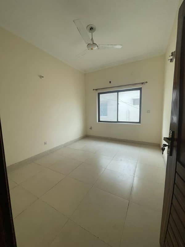 14 Marla House (upper Portion In Gulberg For Rent At Good Location 19