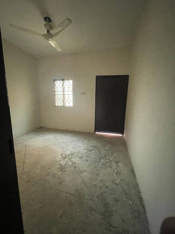 14 Marla House (upper Portion In Gulberg For Rent At Good Location 26