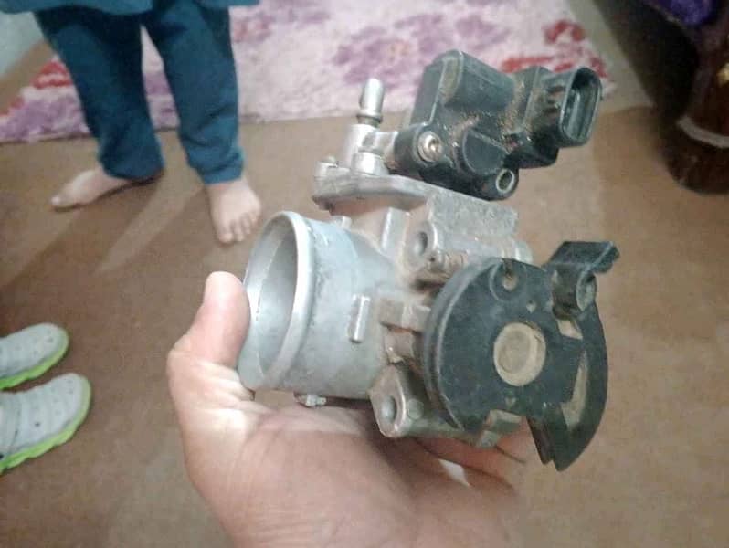 Suzuki liana ignition coil and throttle body for sale 3