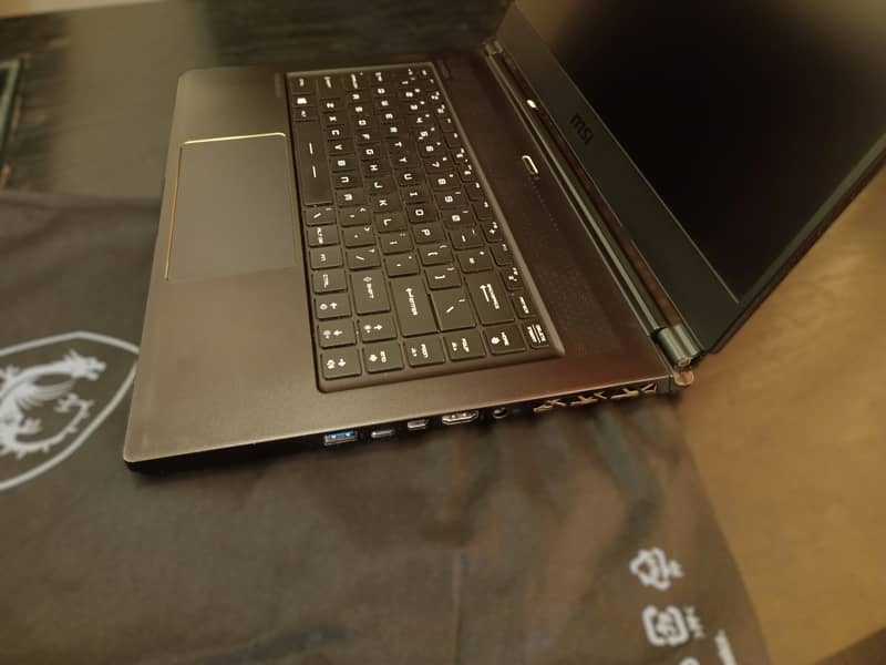 MSI Stealth GS65 9SG – RTX 2080 Max-Q Gaming Laptop 2