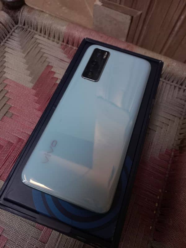 vivo v20 se 8 128 with box charger 1