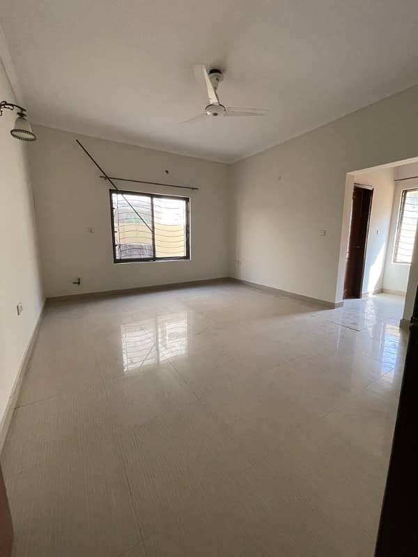 1 Kanal Fully Renovated House Is For Rent 15