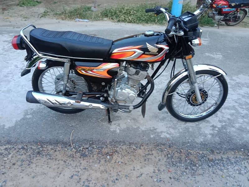 Honda CG125 8