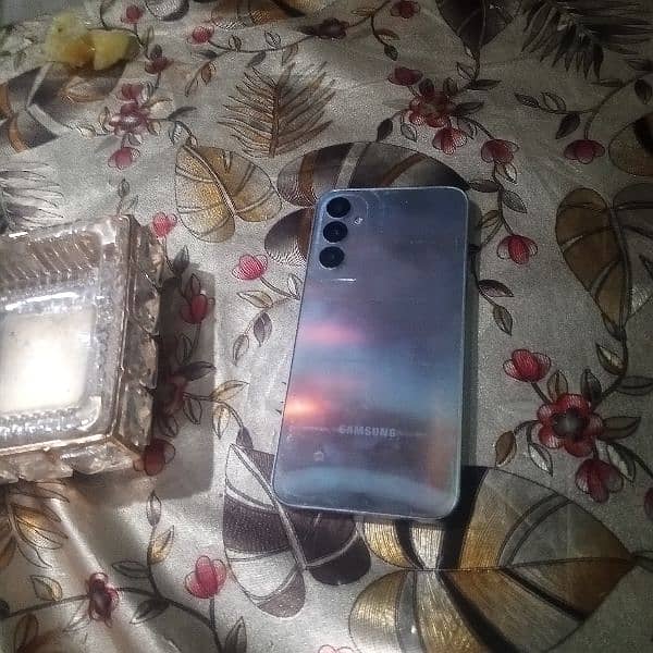 Samsung Galaxy a24 with box 0