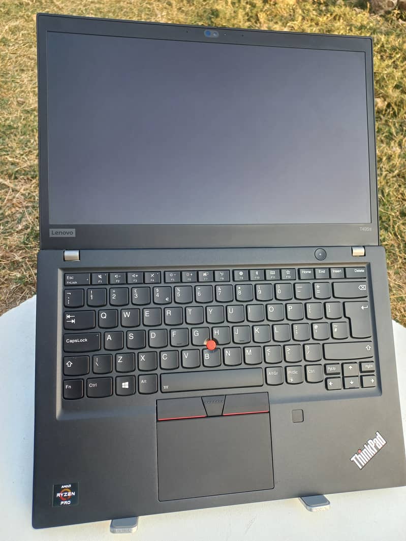 Lenovo t495s ryzen 5 pro 16gb ram | 2gb Dedicated Card | Touch Screen 10