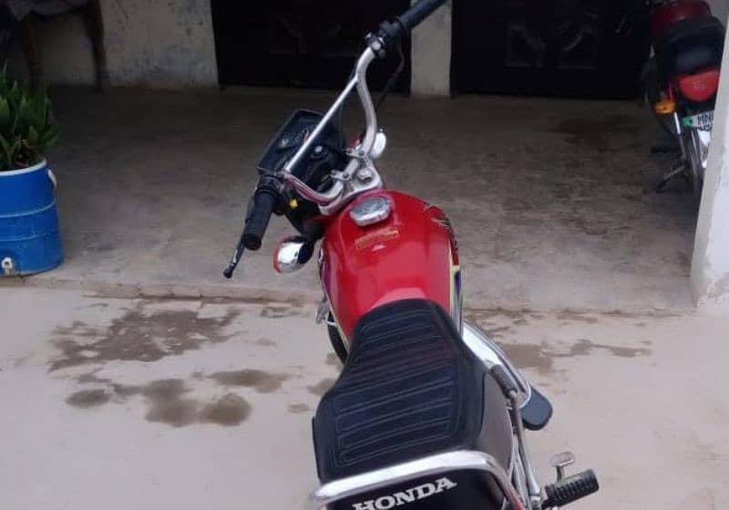 Honda CG125 engine genuine condition 1