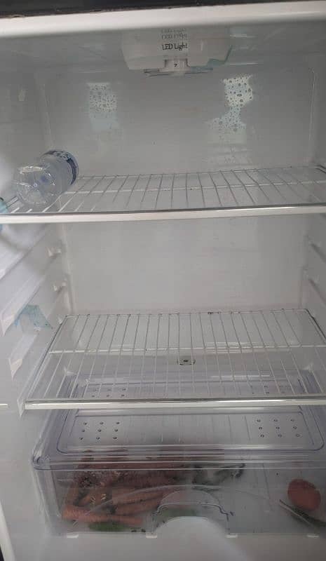 Dawlance medium size Fridge in new condition 2