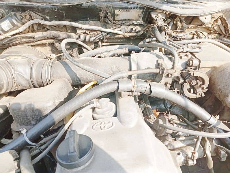 Mitsubishi Pajero 1998 challenger auto air port karachi 3