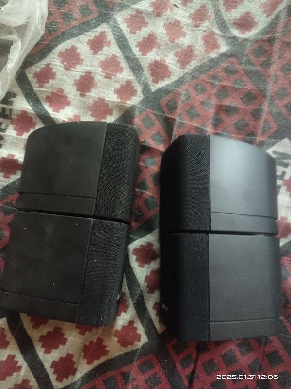 Bose cube speaker for sale good condition price 30k 1