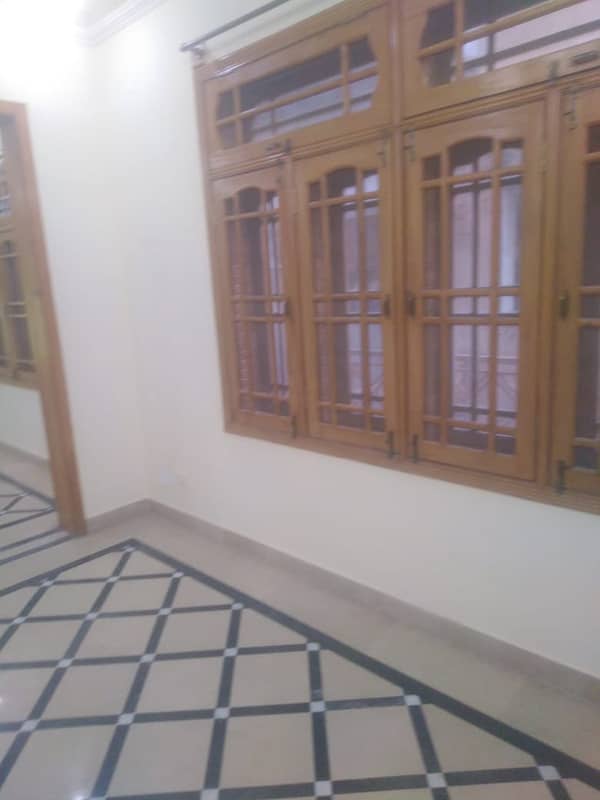 600 Sq Yd Ground Floor For Rent In G-11/2 15