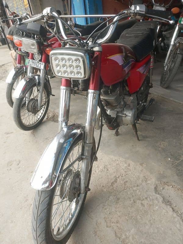 Honda 125 (2001 model) 2