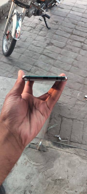 S10 plus 10 by 10 condition hy koi fault nhi hy 1