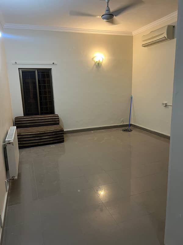 Newly Renovated Corner House Near F7 Markaz 4