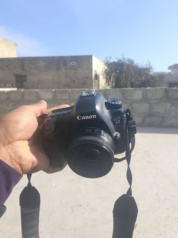 Canon DSLR 6D Camera with full assiseris 2