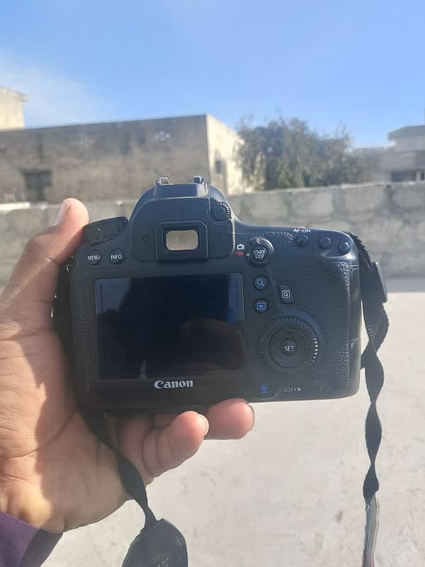 Canon DSLR 6D Camera with full assiseris 6