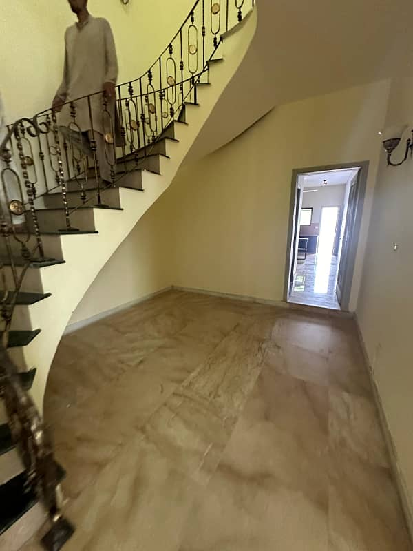 Beautiful house for rent in reasonable amount 10