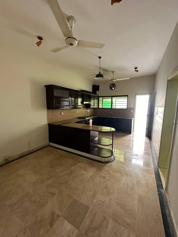 Beautiful house for rent in reasonable amount 13