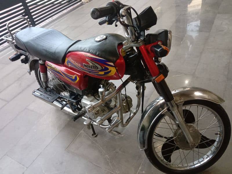 United bike 10 by 10 lush condition no axident bike kabi gira tk ni 14