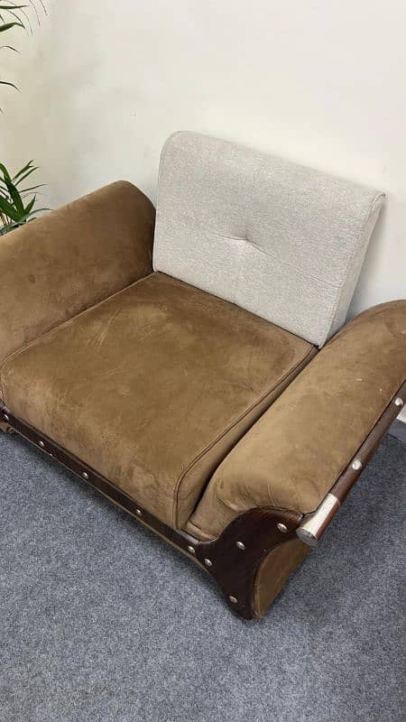 Luxury Style Sofa Set in Good Condition 0