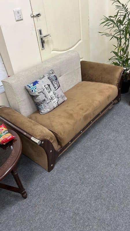 Luxury Style Sofa Set in Good Condition 2