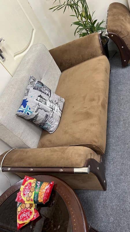 Luxury Style Sofa Set in Good Condition 3