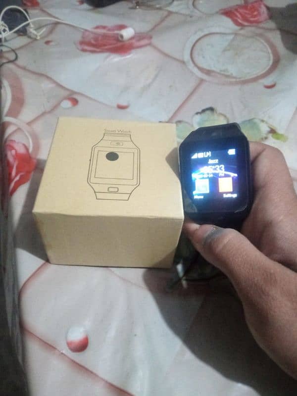 smart watch sim and card option hai aur battery timing bhi acchi hai 2