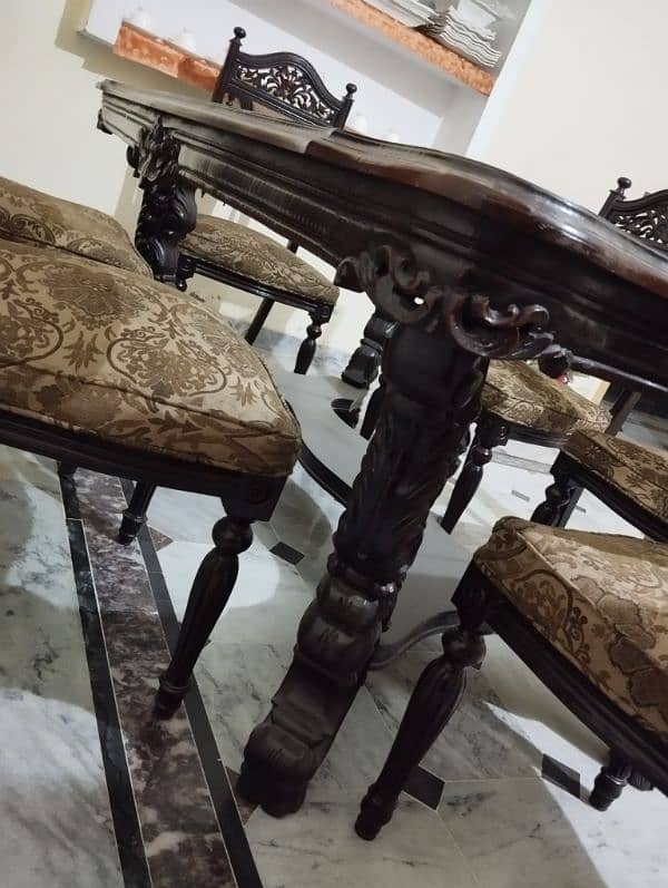 Original Quality Chinioti Wood and Glass Dining Table 5