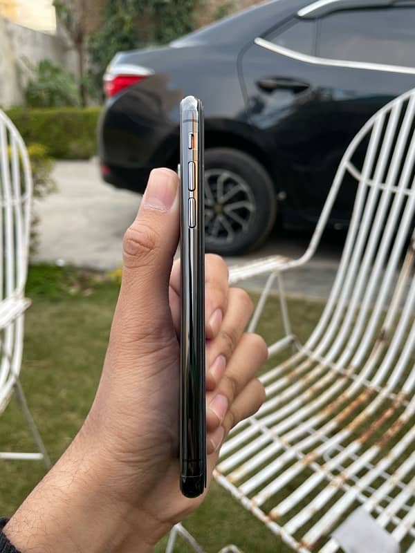 iPhone XS Non PTA 7