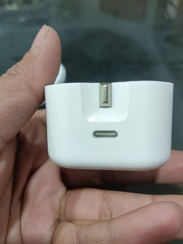 iPhone original charger 20 W 1