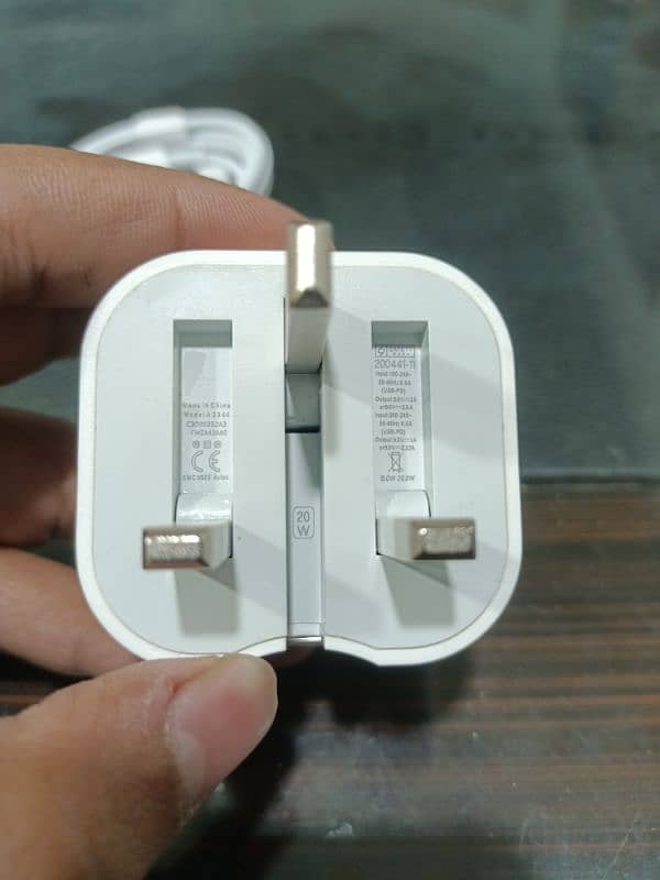 iPhone original charger 20 W 5