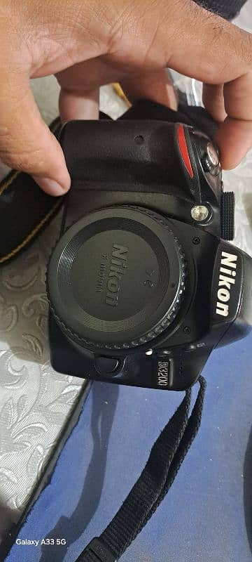 Nikon D3200. DSLR with 18/55 mm lens 2