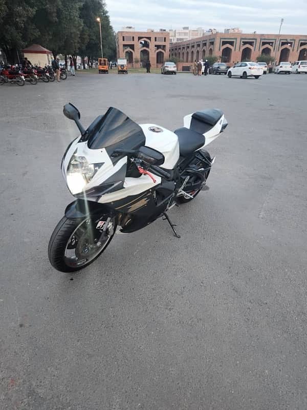 Suzuki Gixxer Betr r1 r6 excellent condition 1