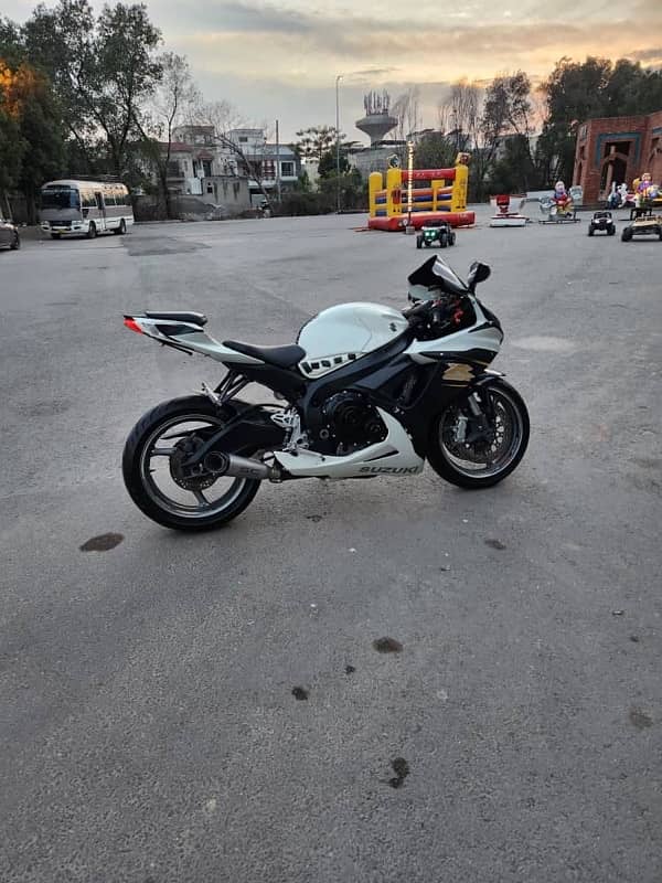 Suzuki Gixxer Betr r1 r6 excellent condition 4