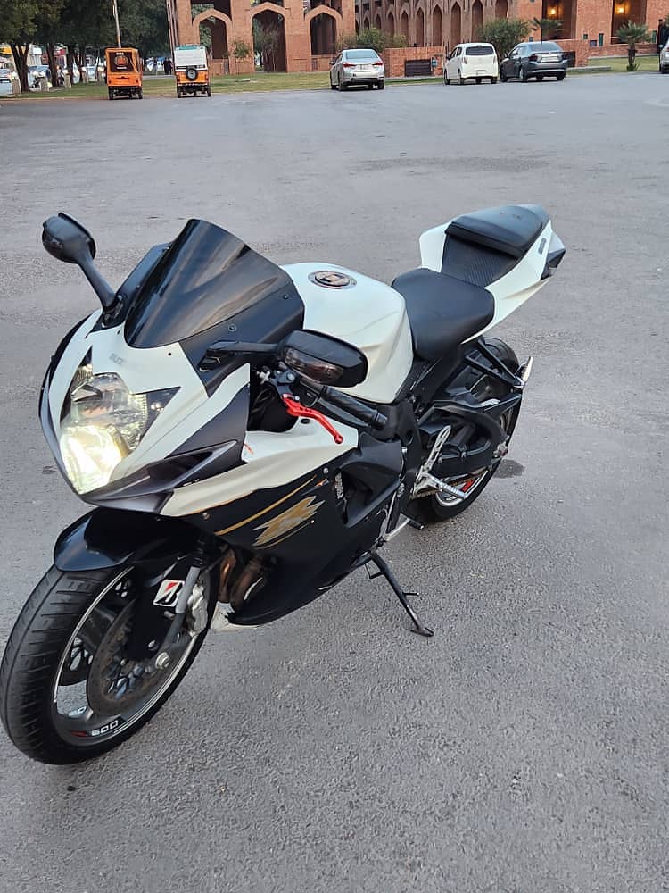 Suzuki Gixxer Betr r1 r6 excellent condition 6