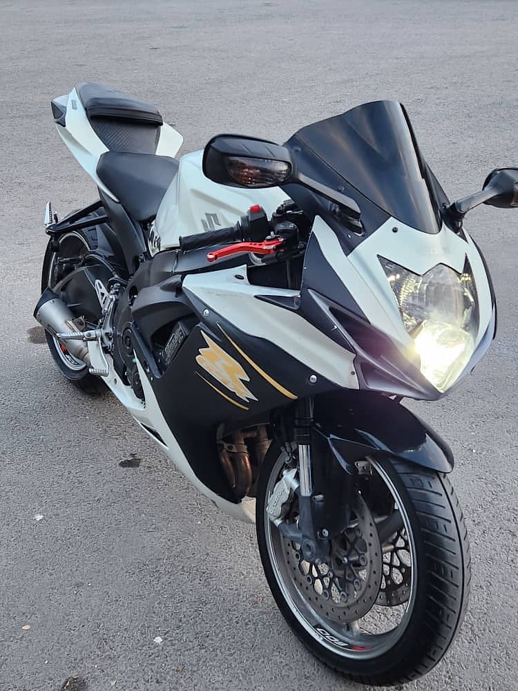 Suzuki Gixxer Betr r1 r6 excellent condition 7