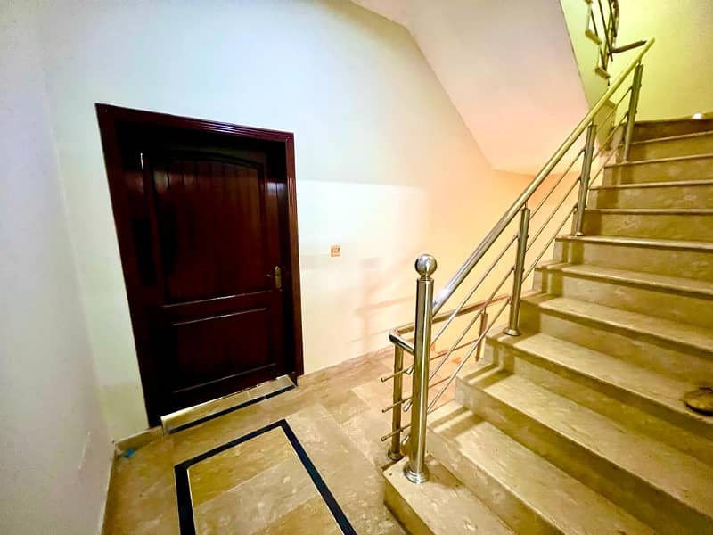 8 MARLA USED HOUSE FOR SALE MULTI F-17 ISLAMABAD ALL FACILITY 12