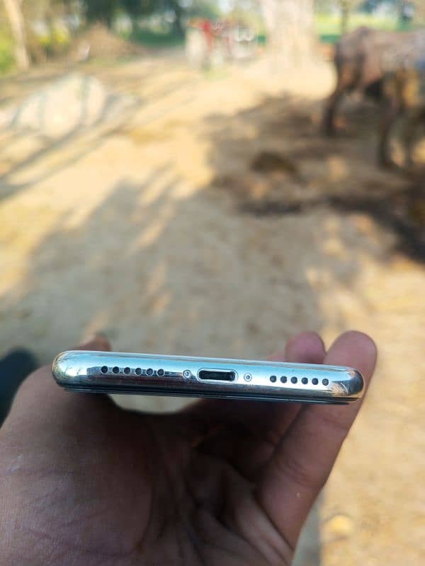 iphone x 64 gb condition 10/10 4